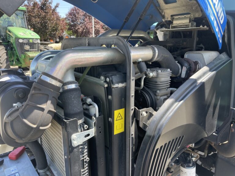 New Holland T 100D (14)