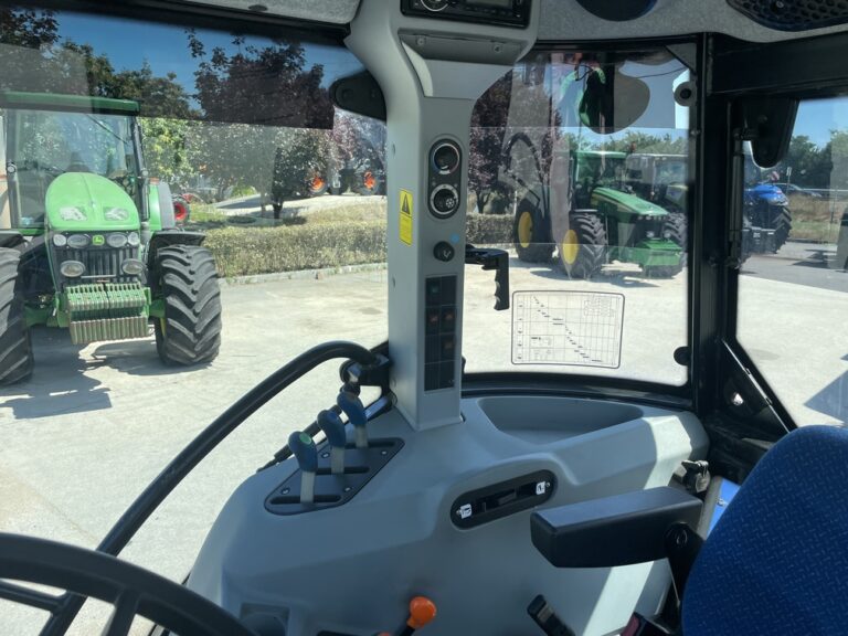 New Holland T 100D (17)
