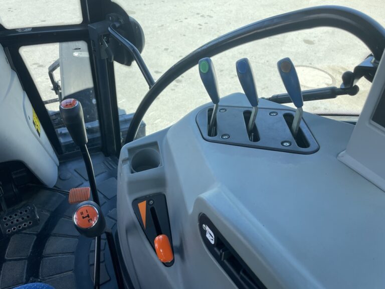 New Holland T 100D (18)
