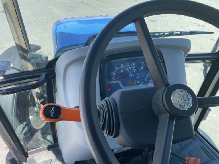 New Holland T 100D (19)